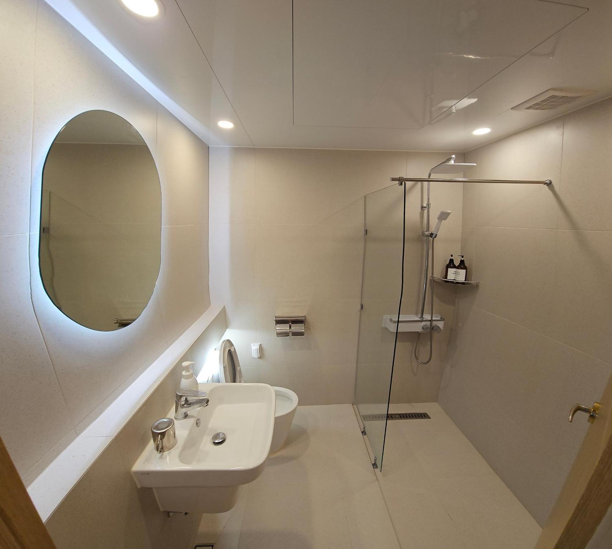 Tongyeong Bay Condo Hotel Exteriör bild