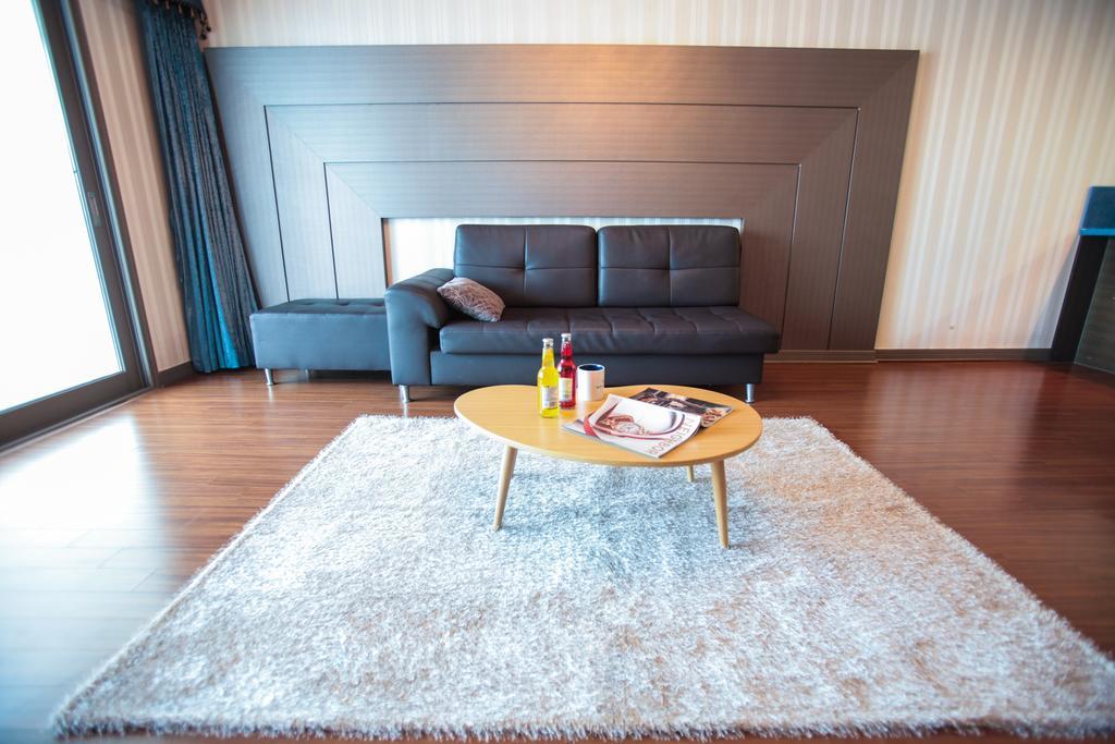 Tongyeong Bay Condo Hotel Exteriör bild